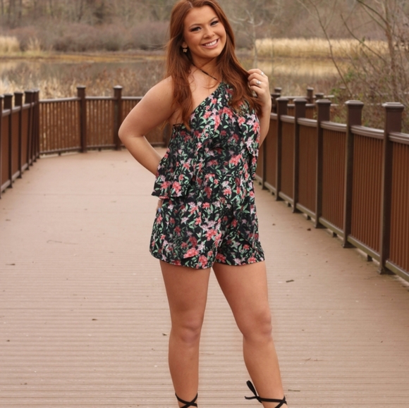 Secret Garden Floral Romper - Picture 2 of 8